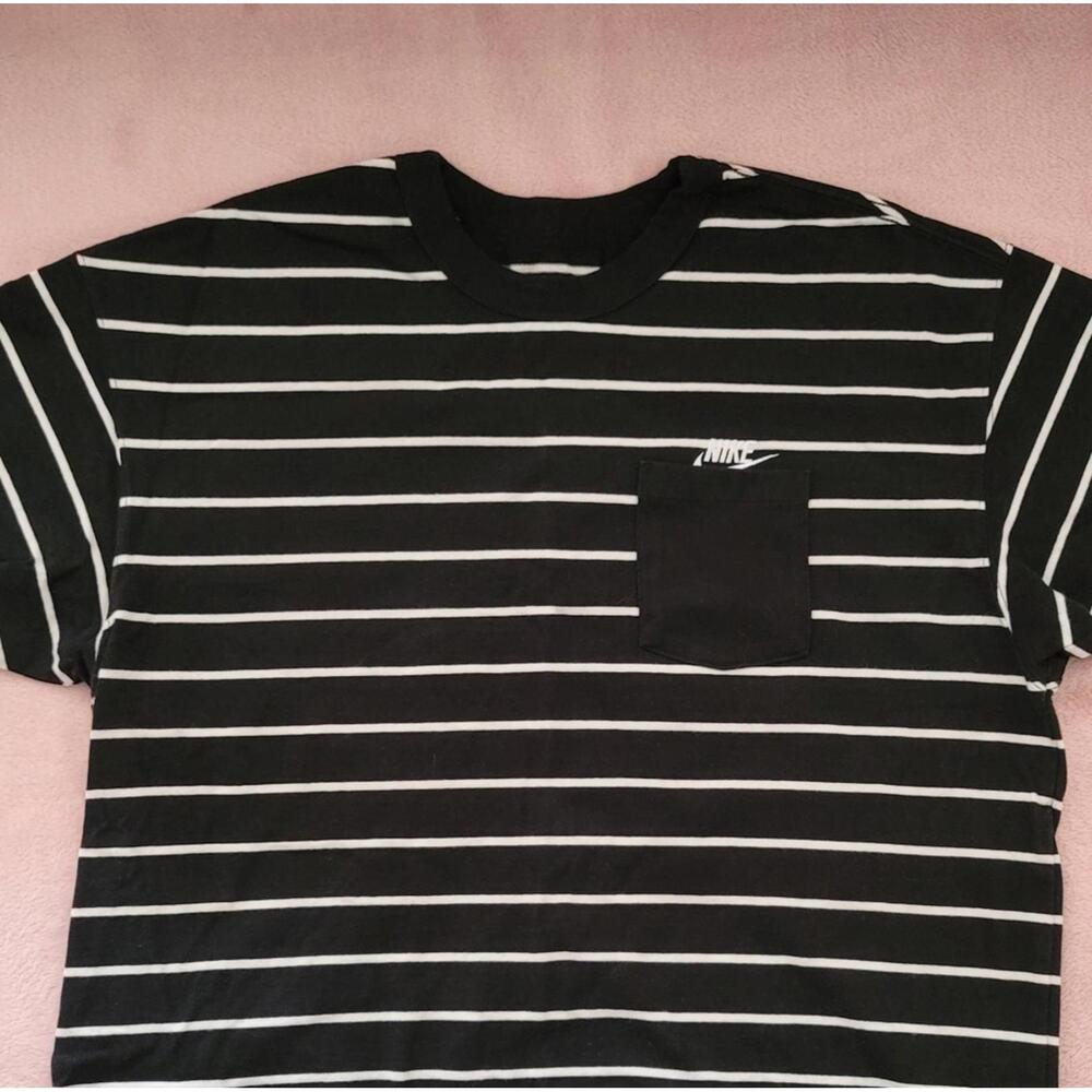 Sz.L Nike Striped Tee Shirt Black with White Stripes
